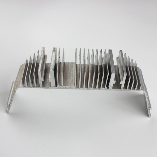 ����led��ɢ��Ƭ�Ͳ�