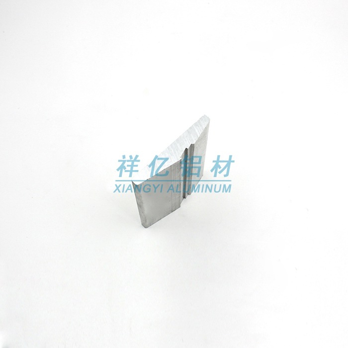 工業(yè)鋁型材零部件2